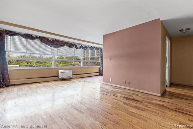 8900 Jefferson Avenue 204, Detroit, MI 48214