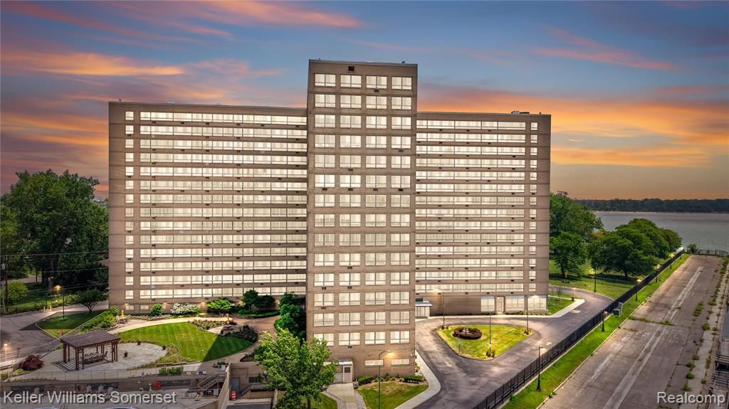 8900 Jefferson Avenue 204, Detroit, MI 48214