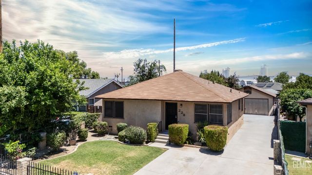 228 Donna Avenue, Bakersfield, CA 93304