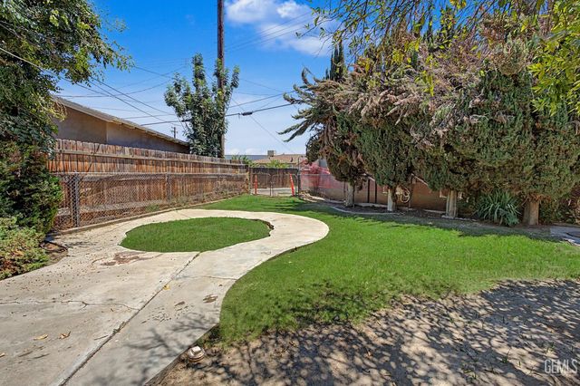 228 Donna Avenue, Bakersfield, CA 93304