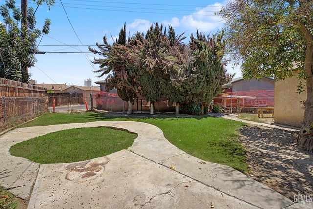228 Donna Avenue, Bakersfield, CA 93304