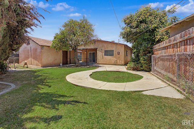 228 Donna Avenue, Bakersfield, CA 93304