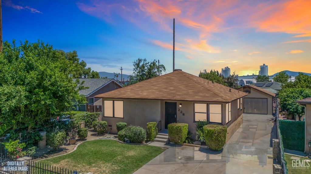 228 Donna Avenue, Bakersfield, CA 93304