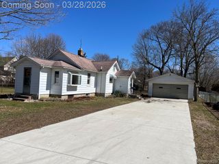 2 Maple Street, Oxford Village, MI 48371