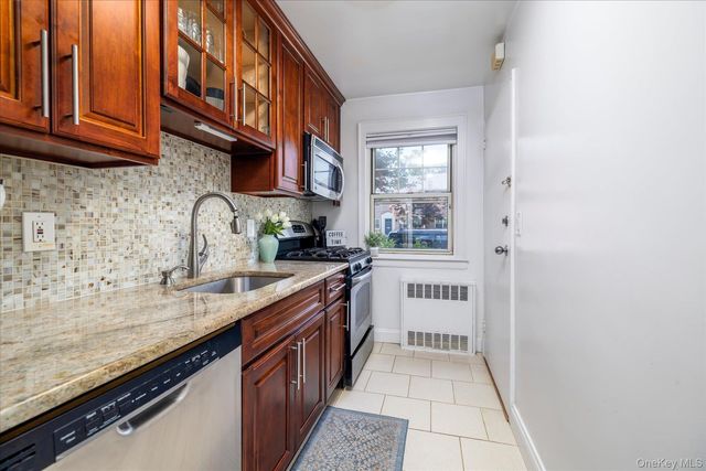 411 Merrick Road A, Rockville Centre, NY 11570