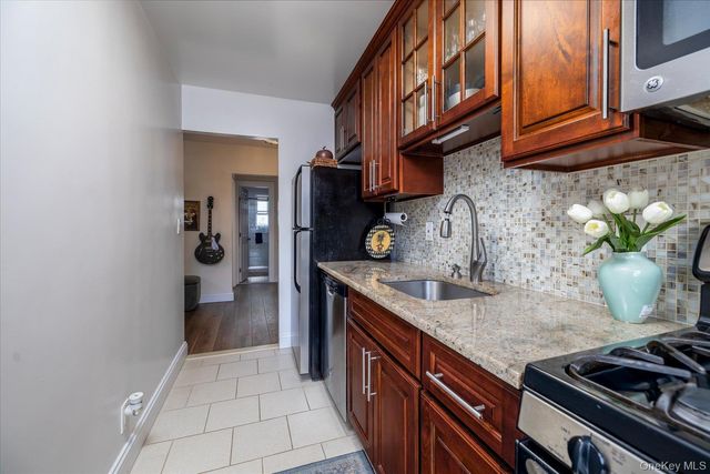 411 Merrick Road A, Rockville Centre, NY 11570