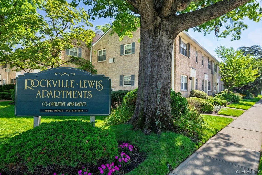 411 Merrick Road A, Rockville Centre, NY 11570 — photo 2