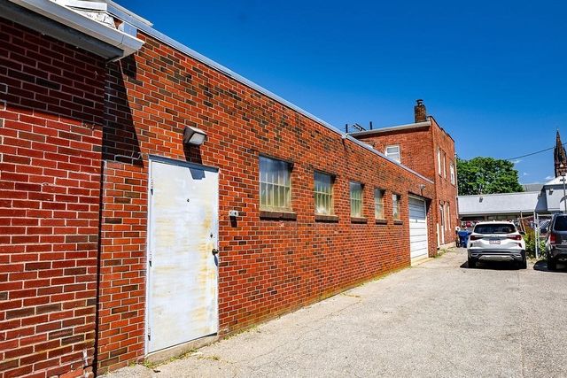 272 Sawyer St, New Bedford, MA 02746