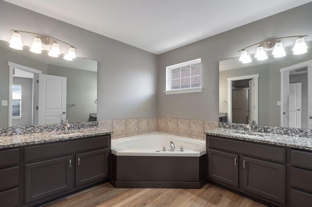 2782 W Lasalle Street, Springfield, MO 65807