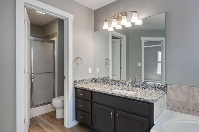 2782 W Lasalle Street, Springfield, MO 65807