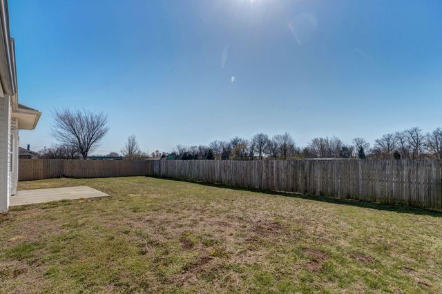 2782 W Lasalle Street, Springfield, MO 65807