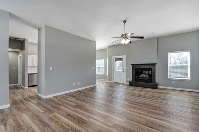 2782 W Lasalle Street, Springfield, MO 65807