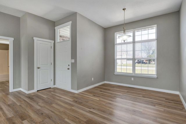 2782 W Lasalle Street, Springfield, MO 65807