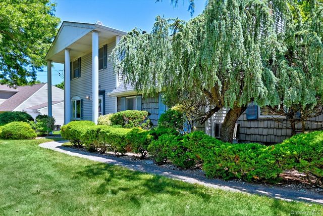 21 Aspen Street, Port Jefferson Station, NY 11776