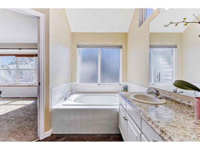 1011 S Valentia St 81, Denver, CO 80247