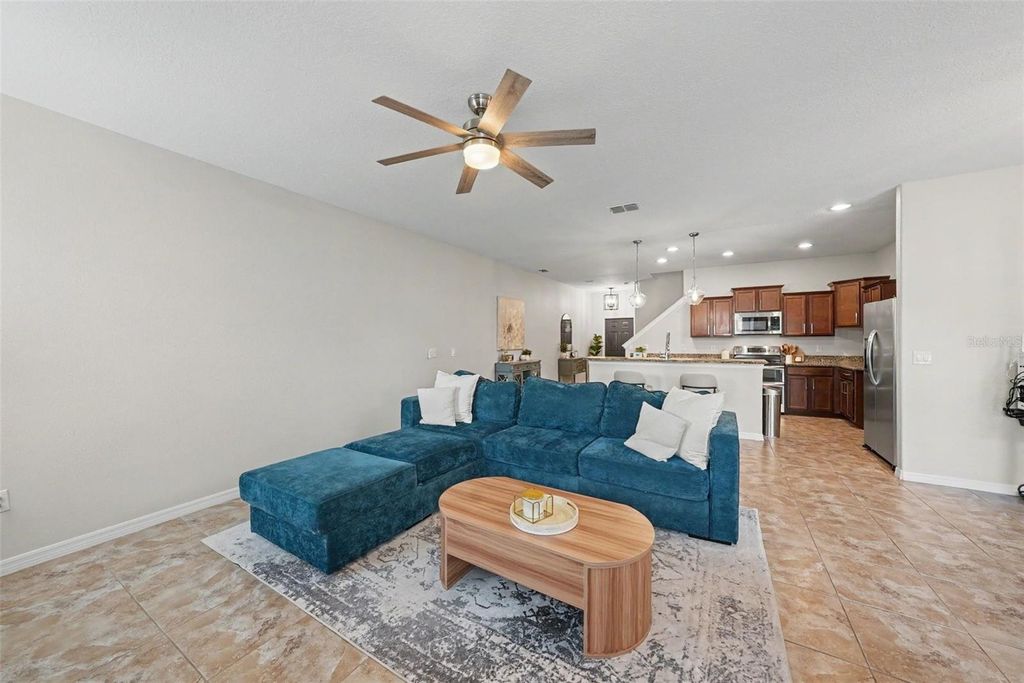 Image 11 of property listing at 8604 FIDDLELEAF COURT, Tampa, FL 33647