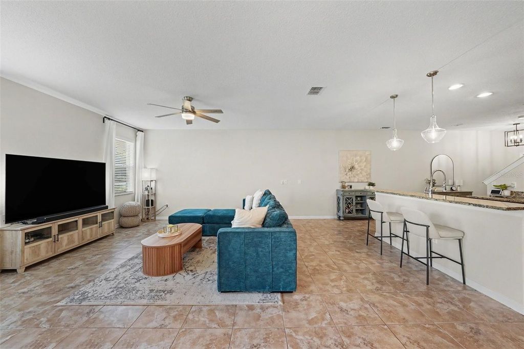Image 12 of property listing at 8604 FIDDLELEAF COURT, Tampa, FL 33647