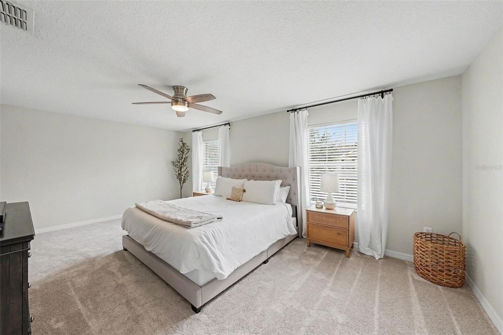 Image 16 of property listing at 8604 FIDDLELEAF COURT, Tampa, FL 33647