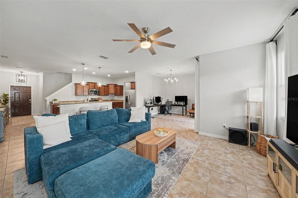Image 3 of property listing at 8604 FIDDLELEAF COURT, Tampa, FL 33647
