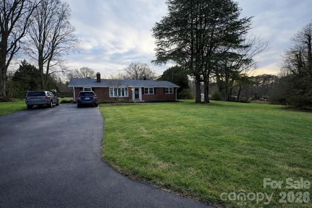 1130 27th Avenue NE, Hickory, NC 28601