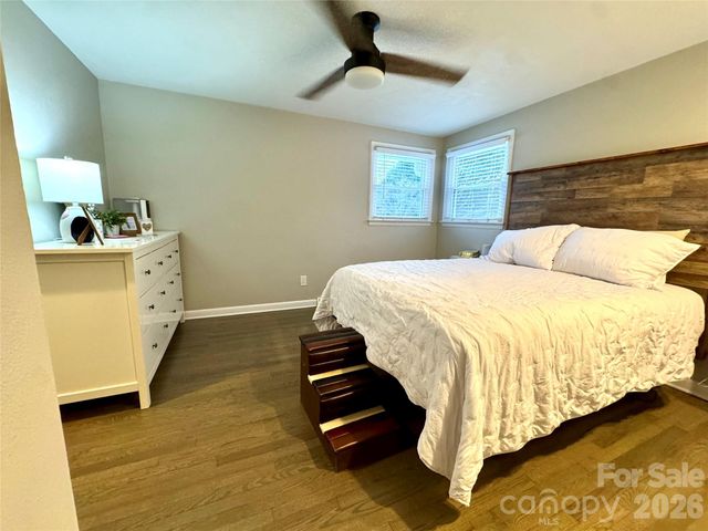 1130 27th Avenue NE, Hickory, NC 28601