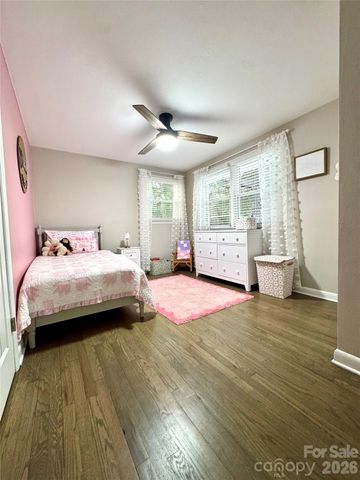 1130 27th Avenue NE, Hickory, NC 28601