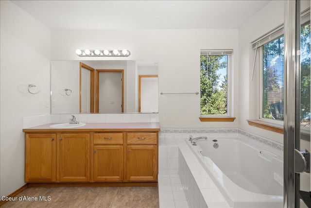 924 N Homestead Dr, Liberty Lake, WA 99019