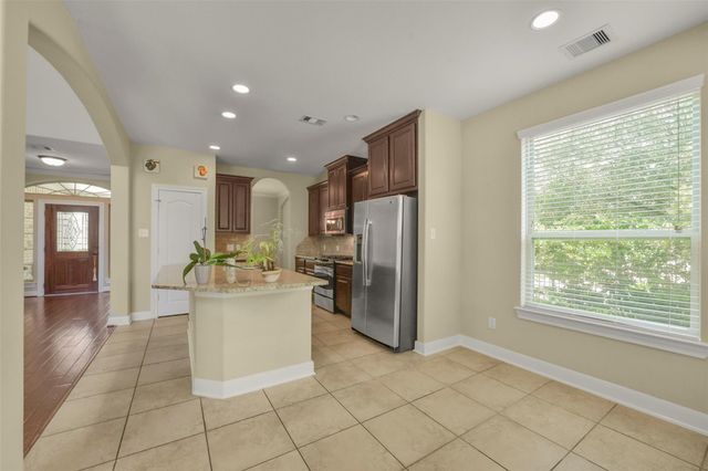 110 N Victoriana Circle, The Woodlands, TX 77389