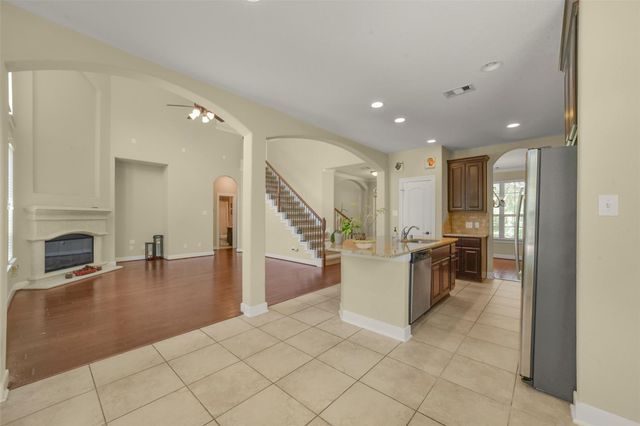 110 N Victoriana Circle, The Woodlands, TX 77389