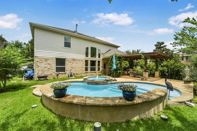 110 N Victoriana Circle, The Woodlands, TX 77389