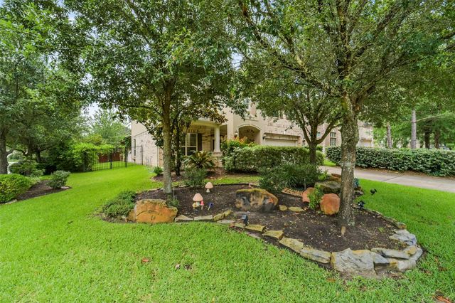 110 N Victoriana Circle, The Woodlands, TX 77389