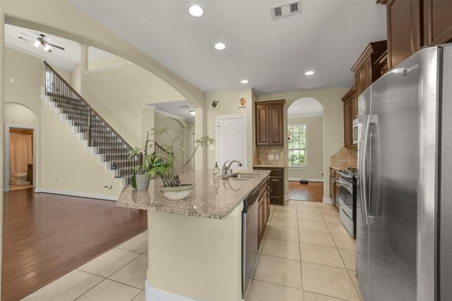 110 N Victoriana Circle, The Woodlands, TX 77389