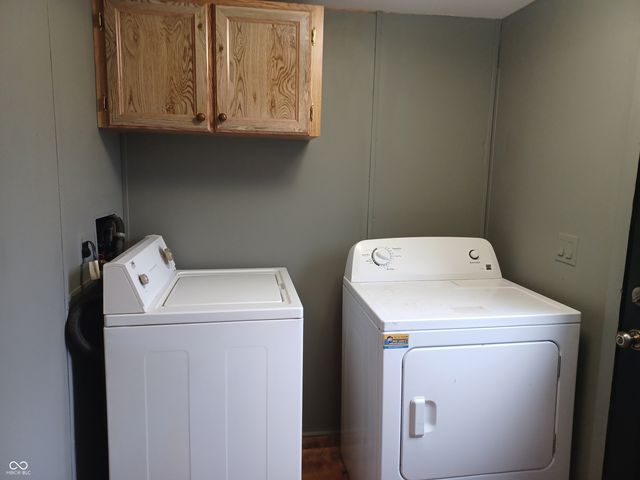15566 S 8th Street, Clinton, IN 47842