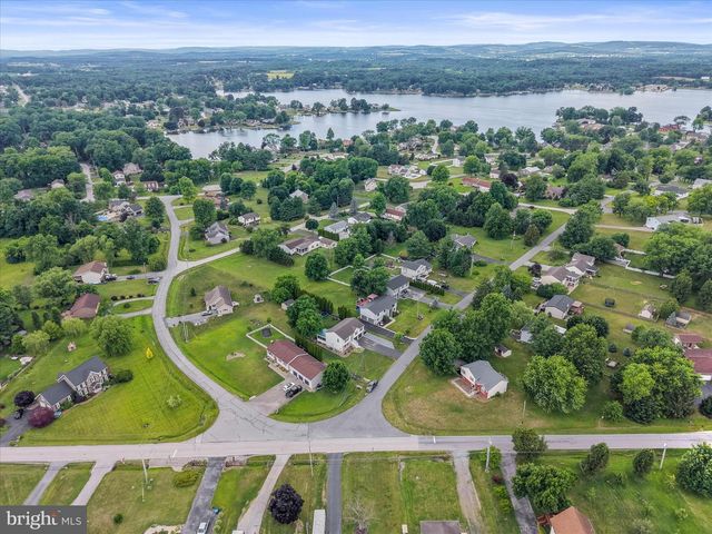 43 PEMBERTON DR, East Berlin, PA 17316