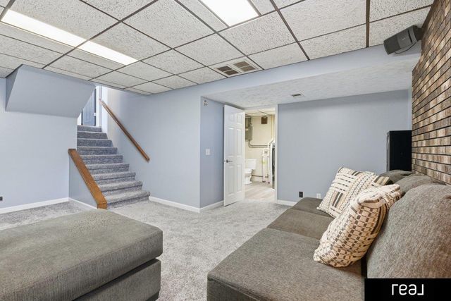 1242 S 164th Avenue, Omaha, NE 68130