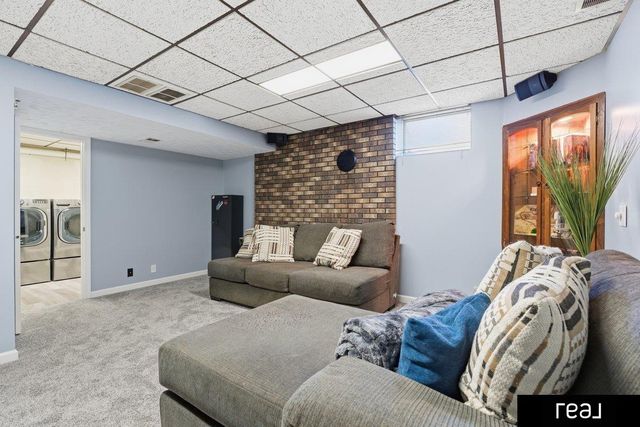 1242 S 164th Avenue, Omaha, NE 68130