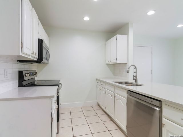 1913 Creek Mountain, San Antonio, TX 78259