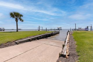 000 Mocking Bird Lane, Smith Point, TX 77514