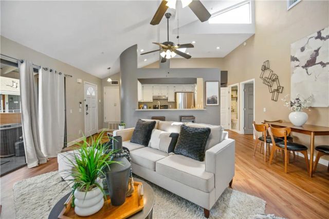 345 Avocado 201A, Costa Mesa, CA 92627