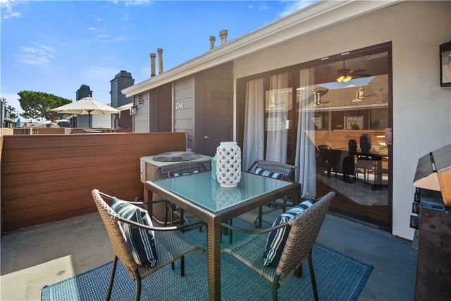 345 Avocado 201A, Costa Mesa, CA 92627