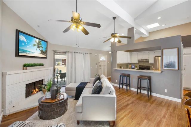 345 Avocado 201A, Costa Mesa, CA 92627