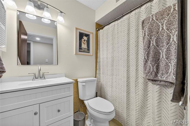 1511 Hampton Hall Drive 17, Chesterfield, MO 63017