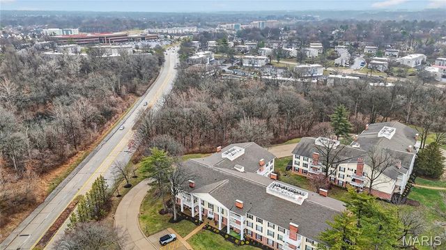 1511 Hampton Hall Drive 17, Chesterfield, MO 63017