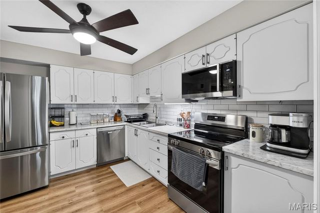 1511 Hampton Hall Drive 17, Chesterfield, MO 63017