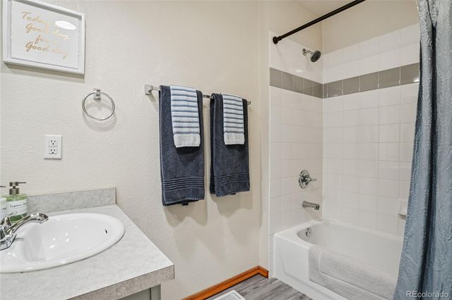 4145 E 119th Place B, Thornton, CO 80233