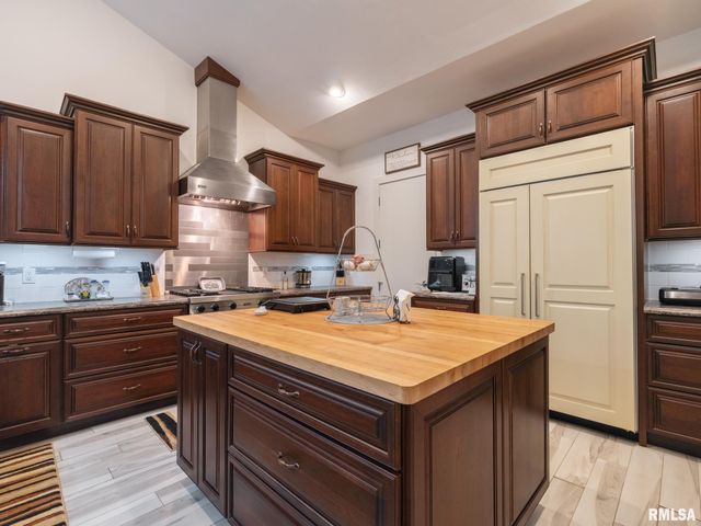 6009 W SUNFLOWER Drive, Peoria, IL 61607