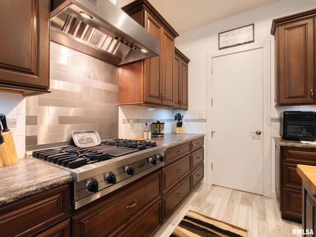 6009 W SUNFLOWER Drive, Peoria, IL 61607