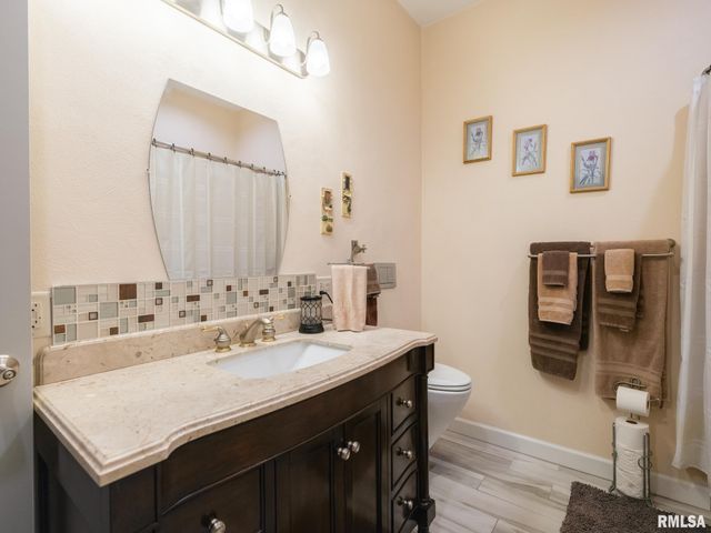 6009 W SUNFLOWER Drive, Peoria, IL 61607