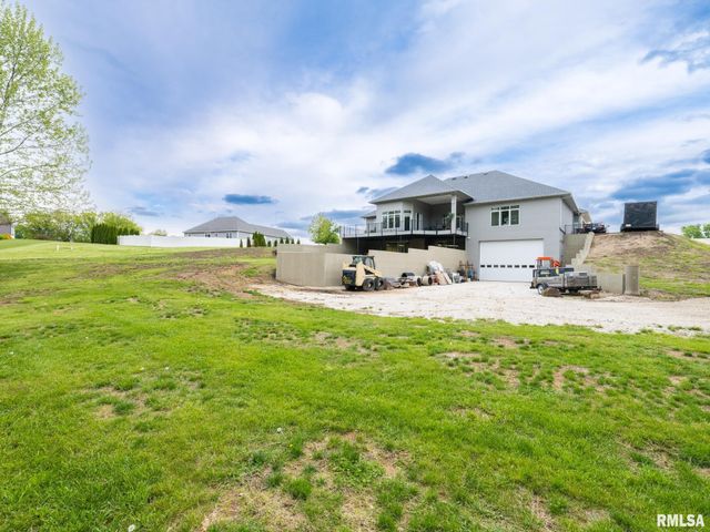 6009 W SUNFLOWER Drive, Peoria, IL 61607