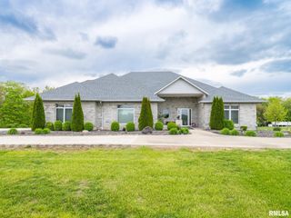 6009 W SUNFLOWER Drive, Peoria, IL 61607